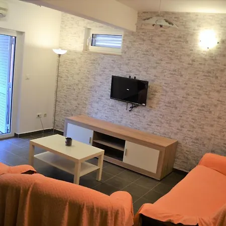 Daniela Apartment Srima